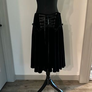 KILLSTAR Dark Lover High-Waisted Skirt - L